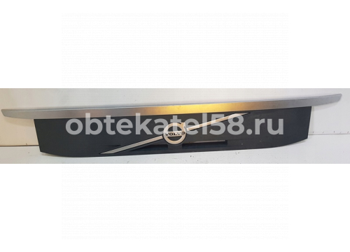 Решетка радиатора в капот Volvo FM 4v 2013-> Euro6 (с молдингами) ZIGLER ZG02-84162403-AC